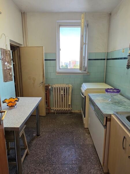 Nicolae Grigorescu, 10 minute metrou, parcul Titanii, Postavarul, bloc 1976