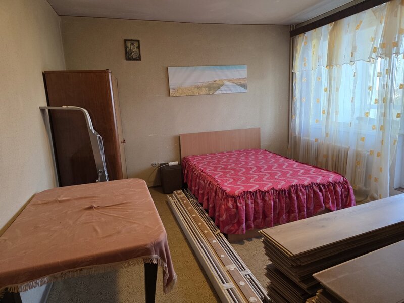 Nicolae Grigorescu, 10 minute metrou, parcul Titanii, Postavarul, bloc 1976