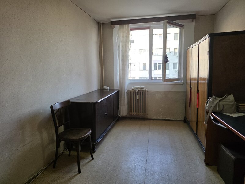 Nicolae Grigorescu, 10 minute metrou, parcul Titanii, Postavarul, bloc 1976