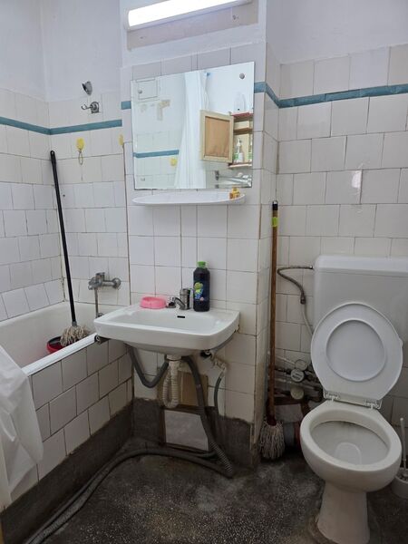 Nicolae Grigorescu, 10 minute metrou, parcul Titanii, Postavarul, bloc 1976