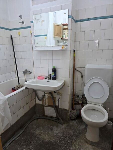 Nicolae Grigorescu, 10 minute metrou, parcul Titanii, Postavarul, bloc 1976